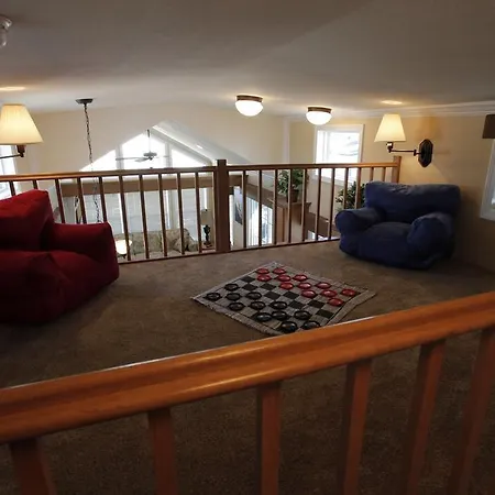 Lake Magic Loft Cottage 11